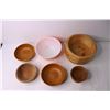 Image 2 : Lot of Wooden Bowls and Pyrex Dish