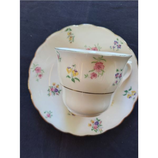 Colclough China Made in Longton England Gen. Bone China, "Small Pink and Yellow Flowers with Gold Tr