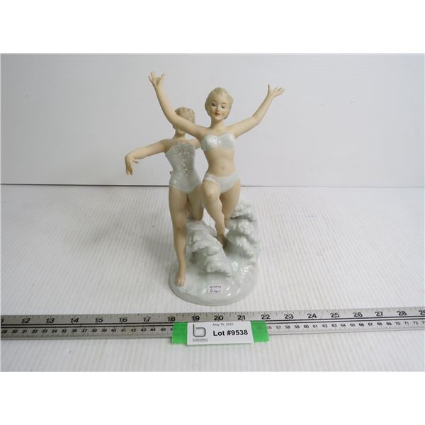 Swimming Suit Girls Statue (missing fingers)