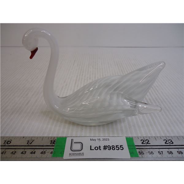 Blown Art Glass Swan Figurine White Clear Cased Glass