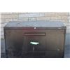 Image 4 : *Metal Filing Cabinet - 36" x 18" x 40 1/2"