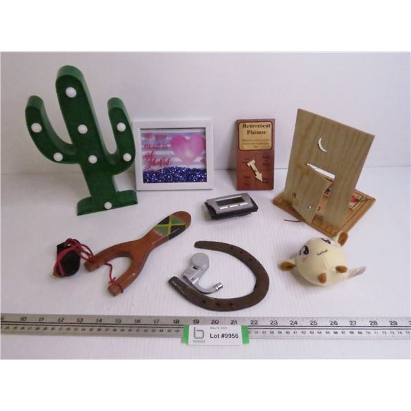 Mouse Trap - Cactus Light Working - Sling-Shot - Horse Shoe - Misc. Items