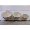 Image 1 : (3) Various Sized Bowls