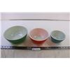 Image 1 : (3) Pyrex Bowls