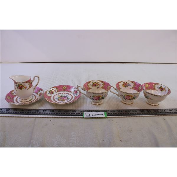 Royal Albert (3) Cups + (2) Saucers + Creamer Cup