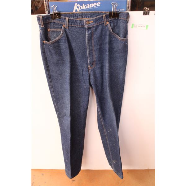 Mens Jeans Size 38/32