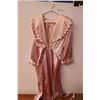 Image 1 : Extra Small Vintage Pink Robe