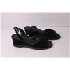 Image 5 : Pair of Women's Vintage Hush Puppies Sandals - Size 8.5