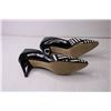 Image 8 : Vintage Enzo Black Patent Kidskin Pumps - Size Women's 7 1/2M