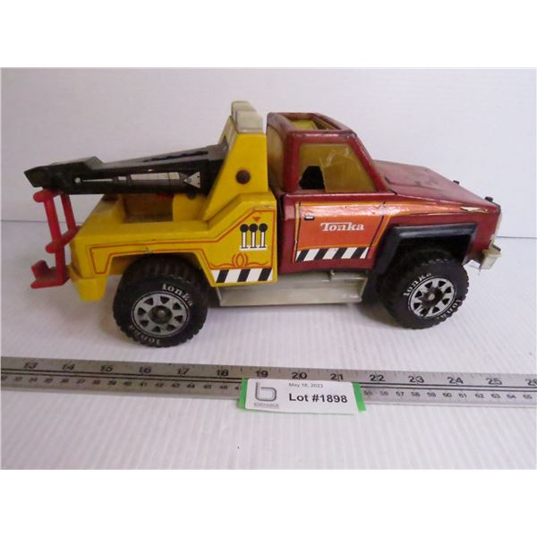 Vintage Tonka Tow Truck (Some Damage)