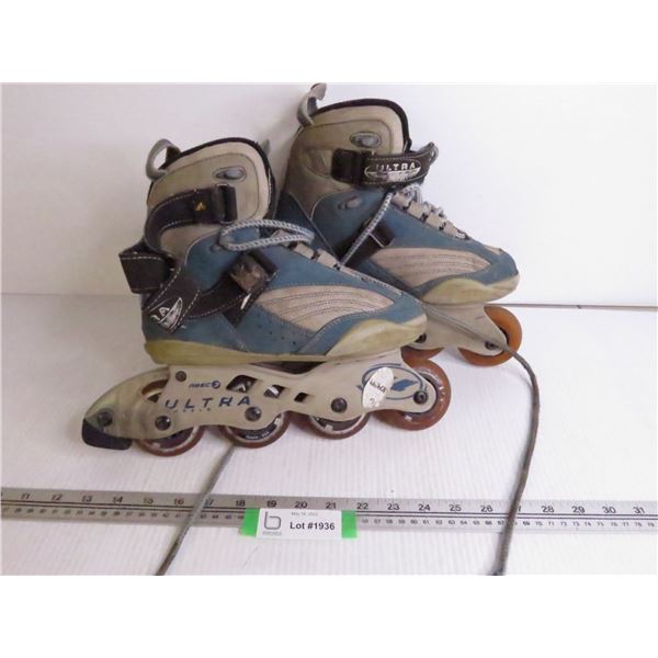 Women's Roller Blades (Size 6)