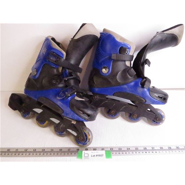 Women's or Mens? Roller Blades (Size 6)