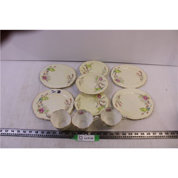 (4) Royal Paragon China Tea Plates 7 1/2 x 6 1/2+ (3) Royal Paragon China Tea Plates 6 x 5 1/4+ 3 Cu