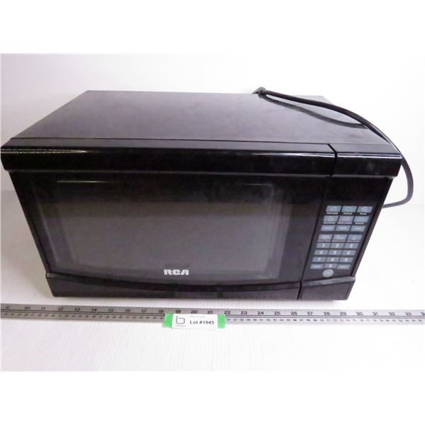 RCA Microwave (light works & powers on)