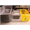 Image 1 : *Totes and Containers
