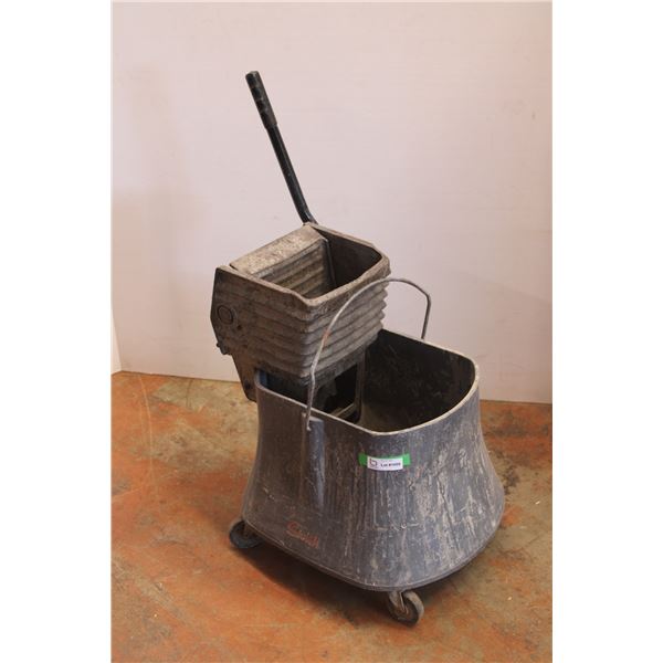 *Wheeled Janitor Bucket with Ringer