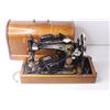 Image 2 : *Antique Singer Sewing Machine in Wooden Case with Key