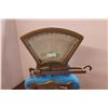 Image 6 : *Antique Stimpsons Store Scale with Weights (Restored)