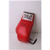 Image 3 : Autographed Red Everlast Boxing Glove - Roberto Duran
