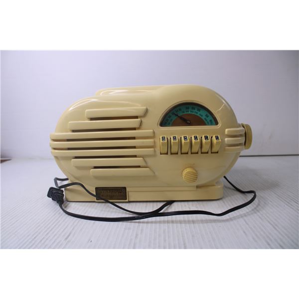 Thomas Collectors Edition Radio - Bodnarus Auctioneering Thomas Collectors Edition Radio - Bodnarus Auctioneering