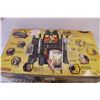 Image 2 : Batman Transforming Gotham City Playset (NIB)