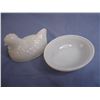 Image 2 : Nesting Chicken-White Milk Glass-Vintage