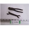 Image 1 : (2) Vintage Ford Tools