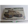 Image 1 : Tiger 1 Tank - Late Version (1/35 Scale model kit) - (unopened)