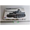 Image 1 : Tiger 1 Tank - (1/35 Scale model kit) - (box opened - unused)
