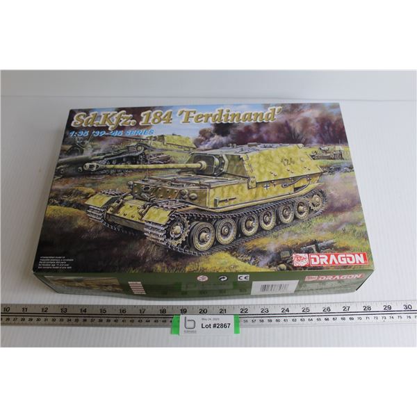 Sd. kfz. 184 Ferdinand' Tank (box opened - unused) (1/35 scale model kit)