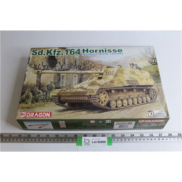 Sd. kfz.164 Hornisse Tank (box opened - unused) (1/35 scale model kit)