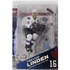 Image 3 : Vancouver Canucks Trevor Linden Figurine