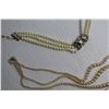 Image 3 : (2) Vintage Beaded Necklaces