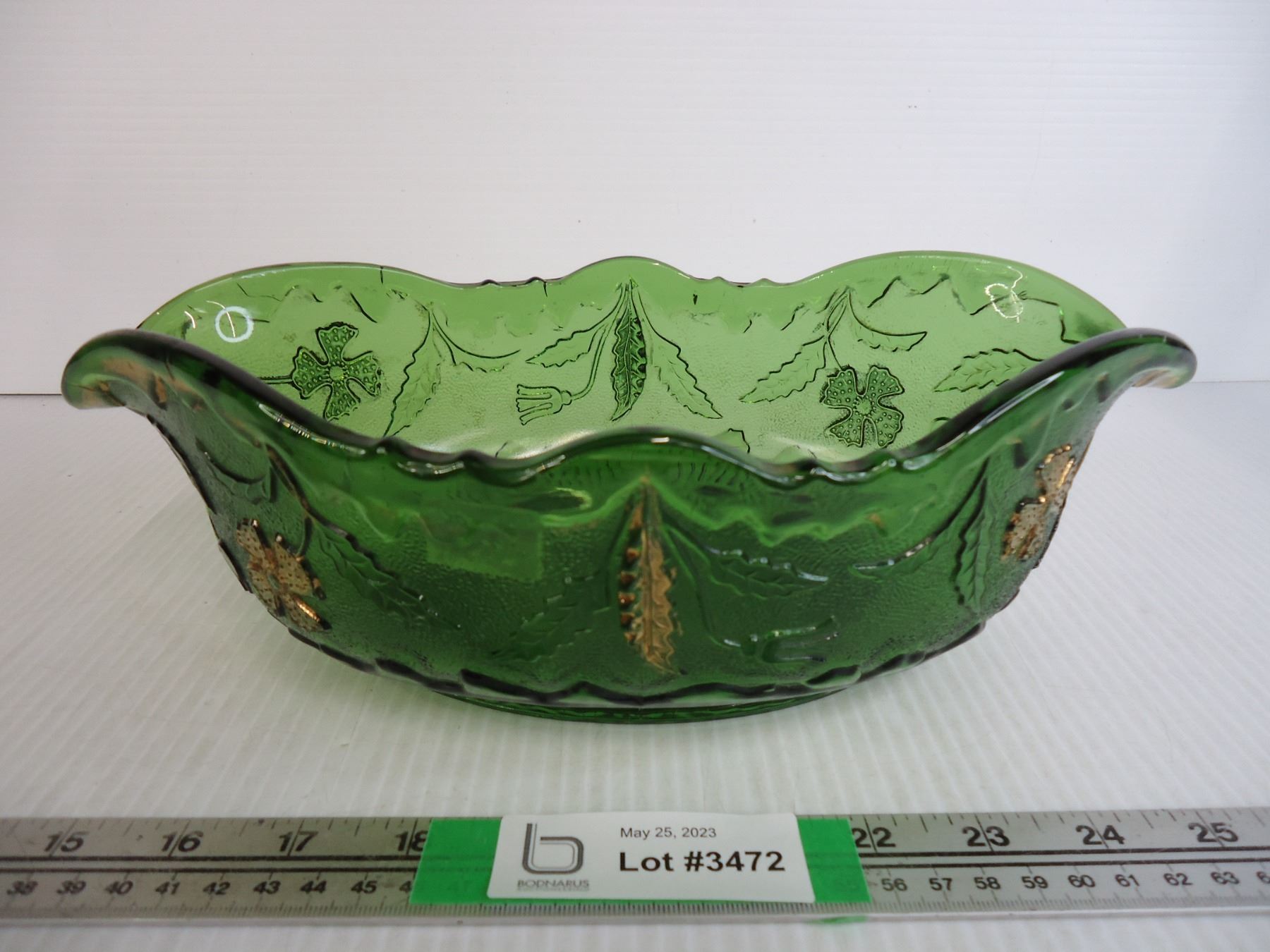 Delaware Pattern Emerald Green Glass Bowl - Bodnarus Auctioneering