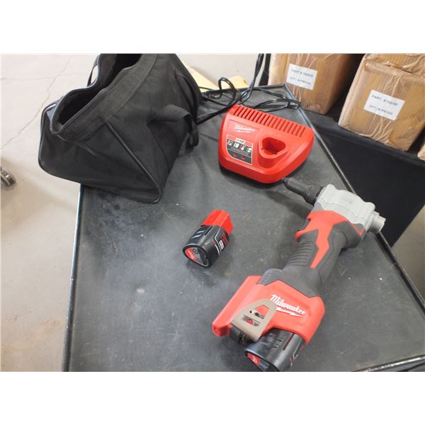 Milwaukee M12 Riveter