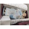 Image 2 : 2 Collector Dolls