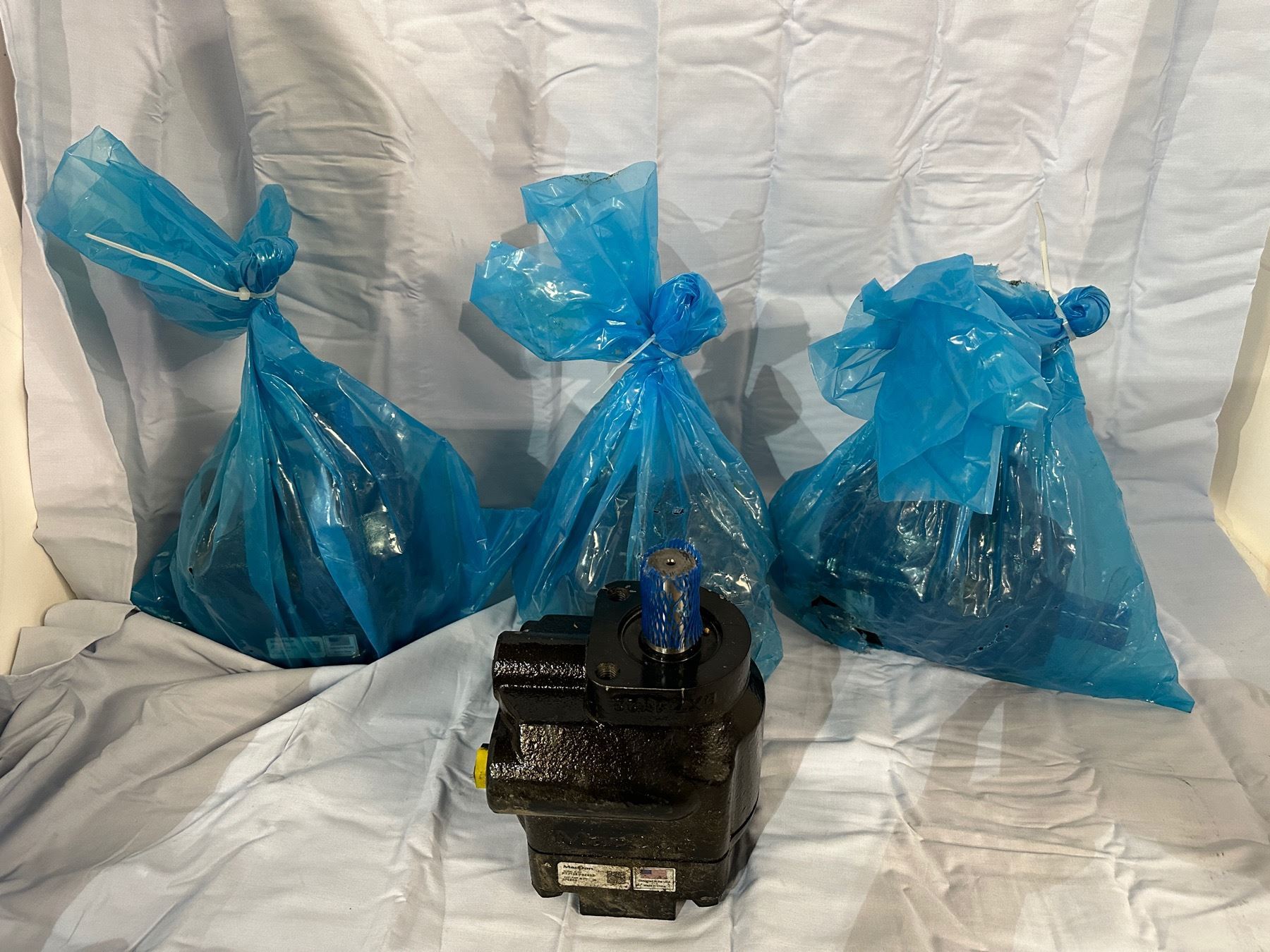 Group of 4 new MacDon 275860 Motor-Hyd Gear Draper Drive (retail over ...