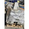 Image 1 : 6 pallets of assorted retaining wall bricks