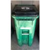 Image 2 : Rubbermaid recycle bin