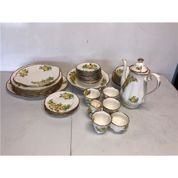 42 pc Royal Albert Bone China England  Tea Rose  set