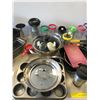 Image 3 : Large group of assorted kitchen items - includes cooking pots/ baking trays/ cutlery/ cooking pans/ 