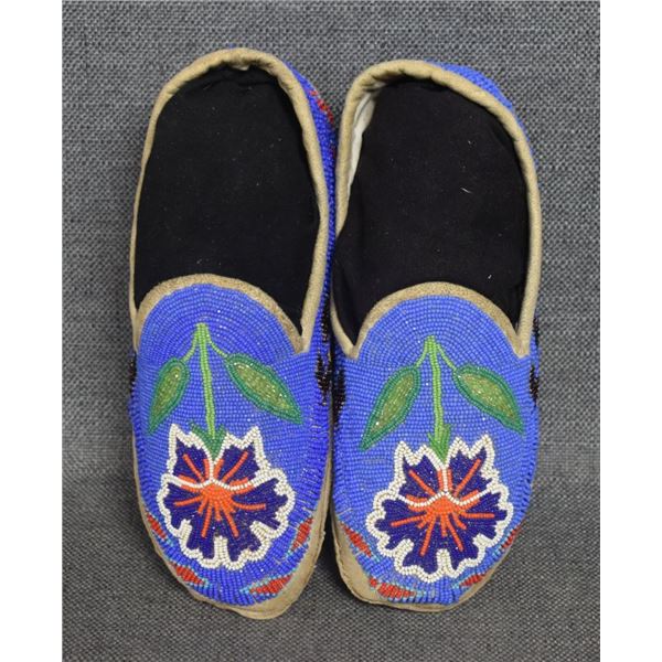 PLAINS INDIAN MOCCASINS