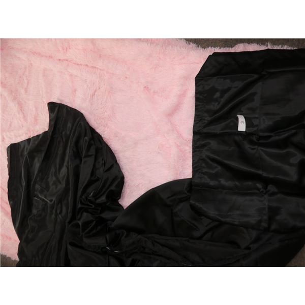 pink blanket (king), black light sheet/blanket