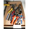 Image 1 : snips, hammer, clamps
