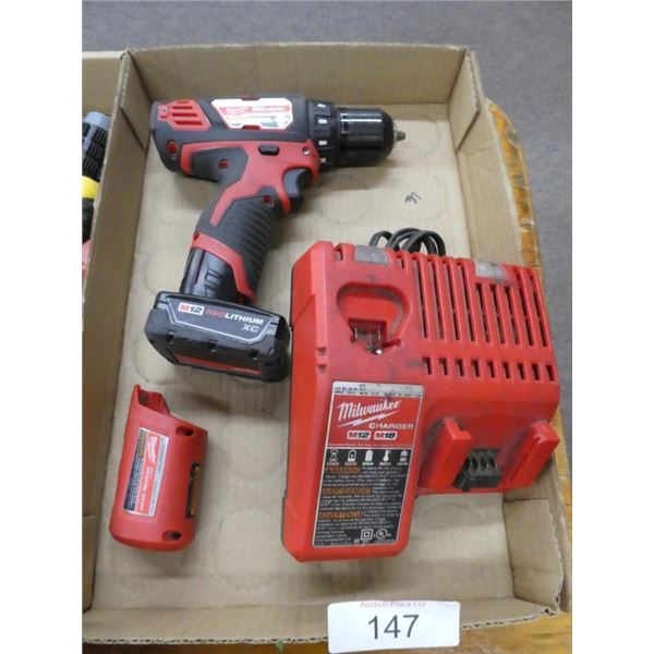 Milwaukee 3/8" drill/driver, charger