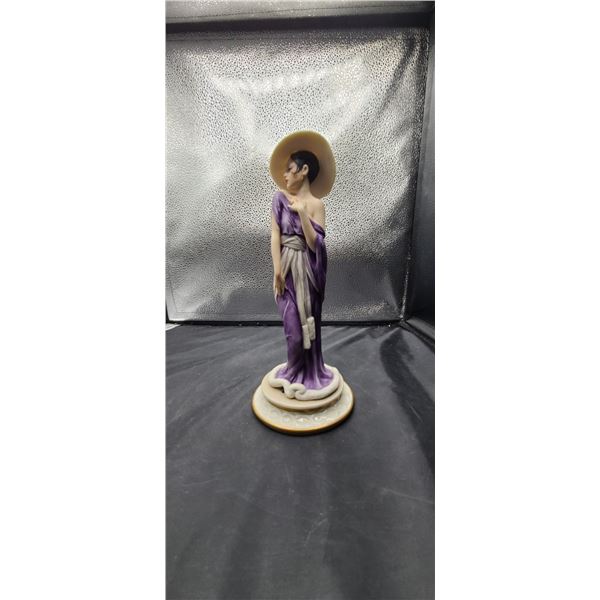 9" Mode Liberty  FigurineA