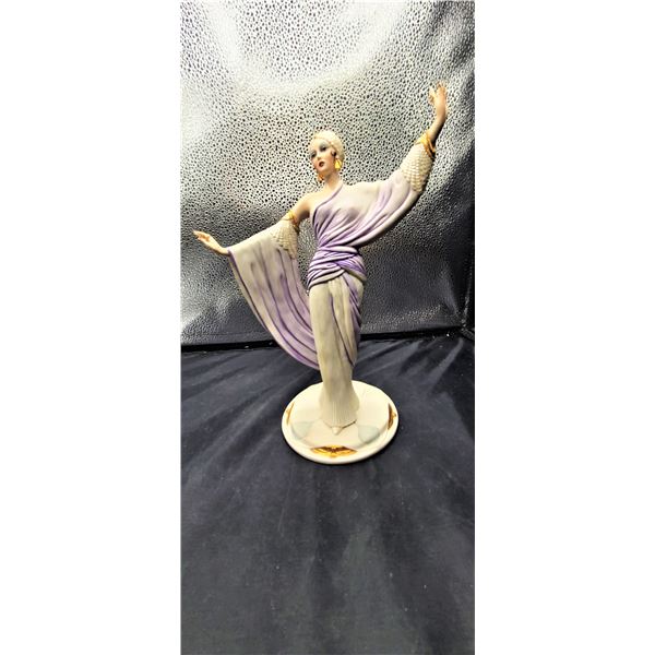 9" Mode Liberty  FigurineA