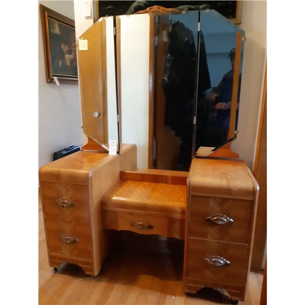 Chiffonier Dressing Table  Cat C