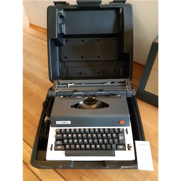 Olympia Typewriter Cat A
