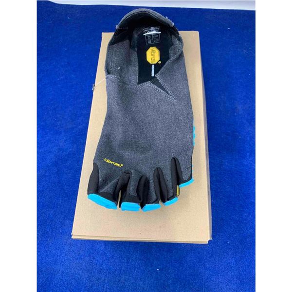 Vibram Fivefingers (size 9-9.5)